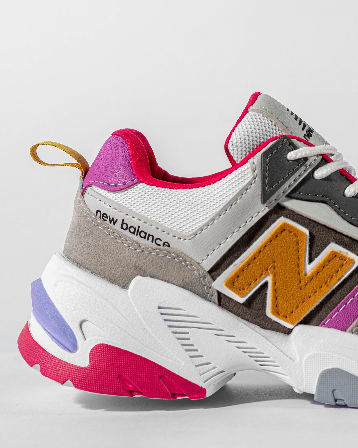 NEW BALANCE TRACTOR