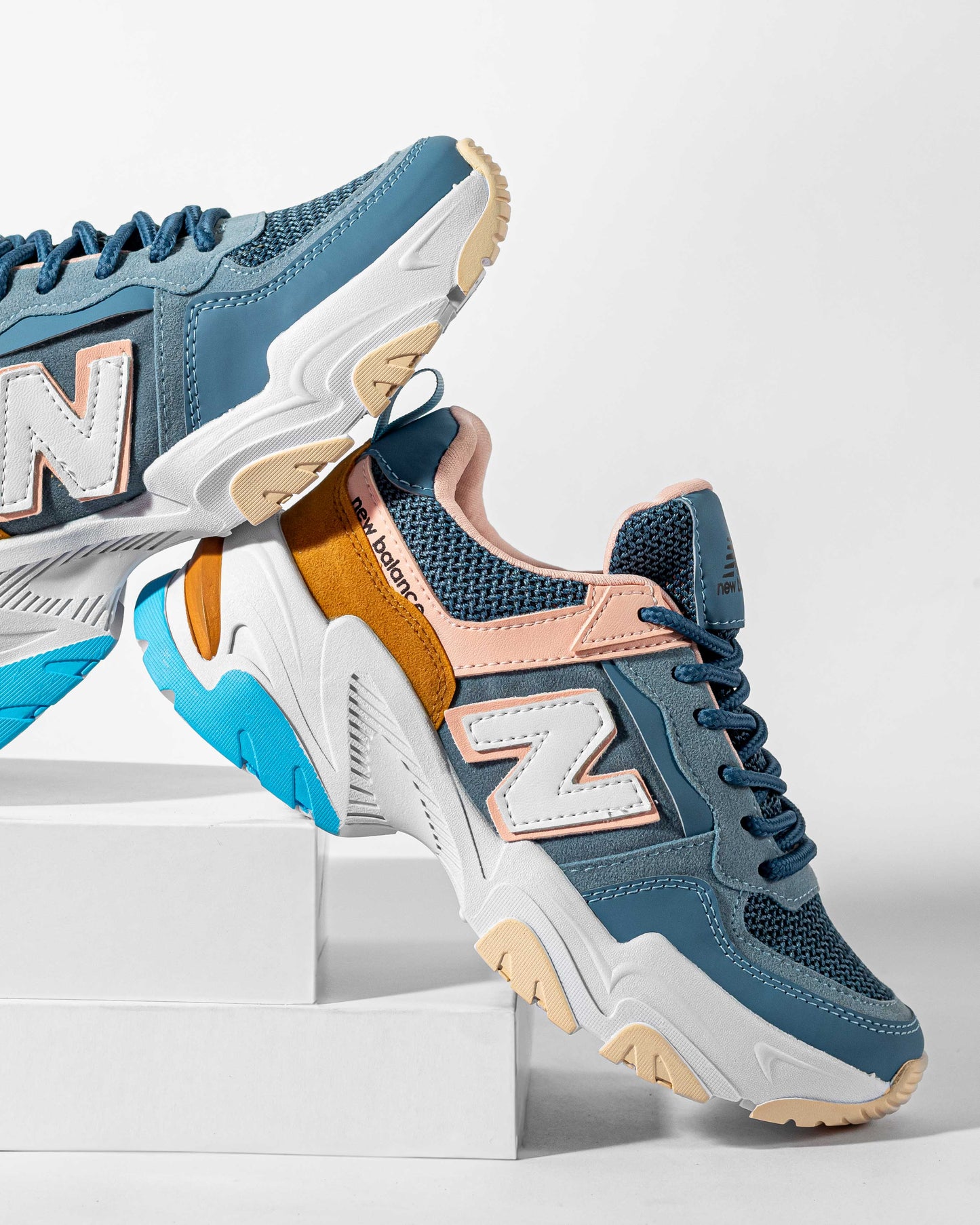 NEW BALANCE TRACTOR